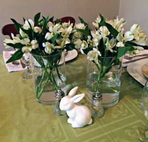 Setting the Table For Spring with a simple centerpiece via ComeHomeForComfort.com