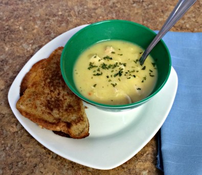 Simple Chicken and Rice Soup via ComeHomeForComfort.com