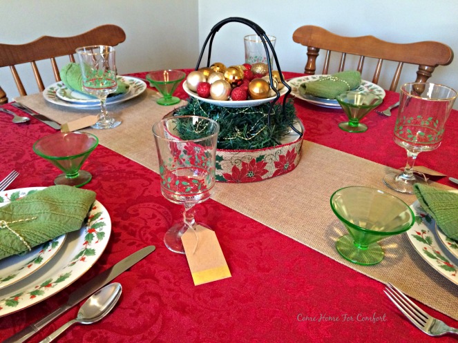 Red and Green Christmas Table 8