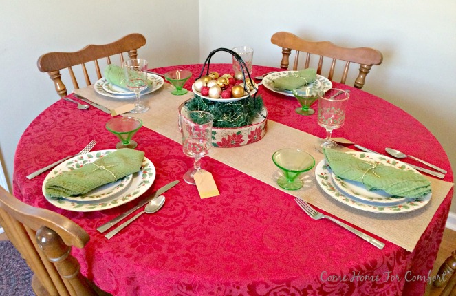 Red and Green Christmas Table 9